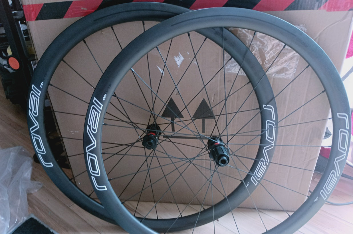 CLX40 Rapide Carbon Wheelset 1484g, DT Swiss 240 Hubs, Sapim spokes, Disc Brake